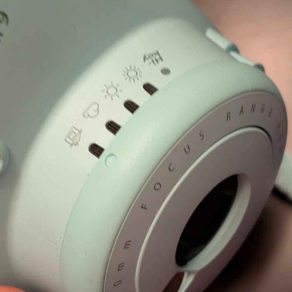 O2 FUJIFILM INSTAX Mini 9 Instant Camera - Picture 8 of 13